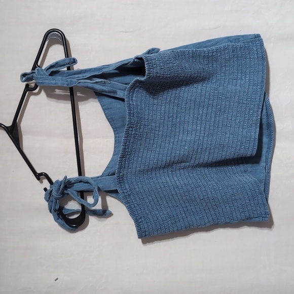 Old Navy Light Blue Chambray Tie-Shoulder Smocked Top Size Large - Picture 4 of 4